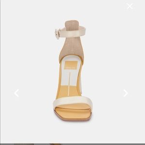 NWT V-Fionna Heel